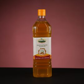 Healthy vitamin E rich wood-pressed groundnut oil